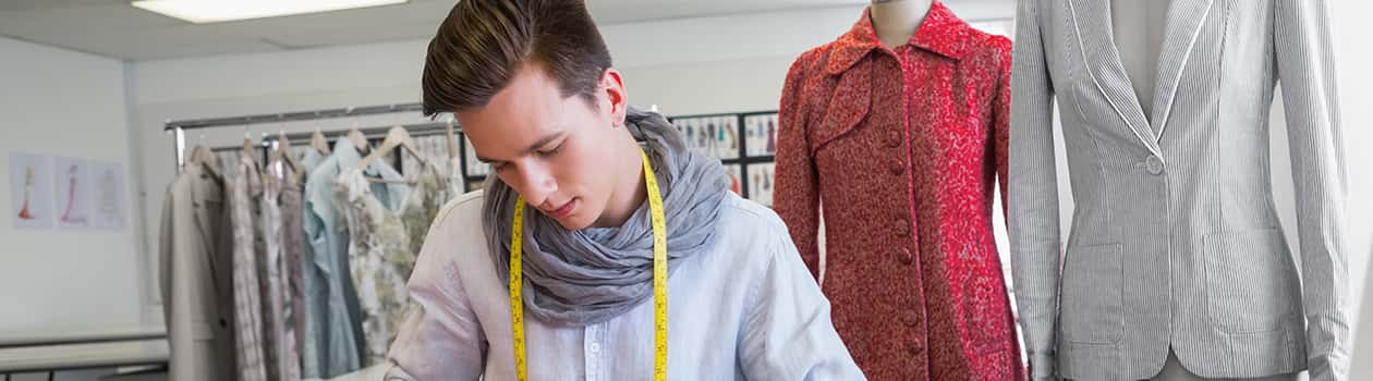 Student-Sewing-at-FEDISA